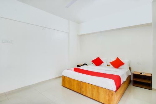 Oyo 76128 Hotel Star Inn