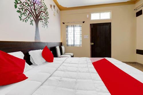 Hotel Oyo 82631 Dms Service Apartment