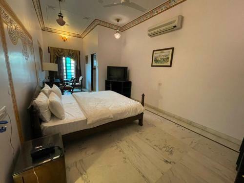 Hotel Inder Prakash