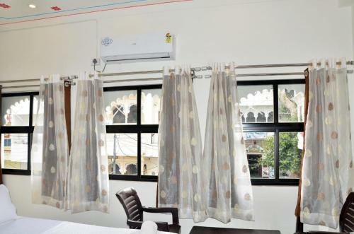 Hostal Shiv Palace Guest House