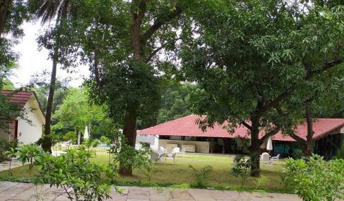 Hotel Aranya Vilas