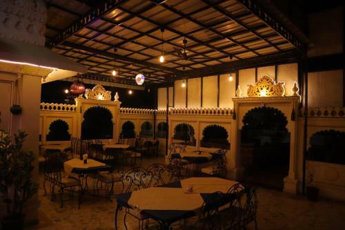 Hotel Baba Palace By Mayur Cafe