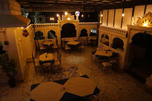 Hotel Baba Palace By Mayur Cafe