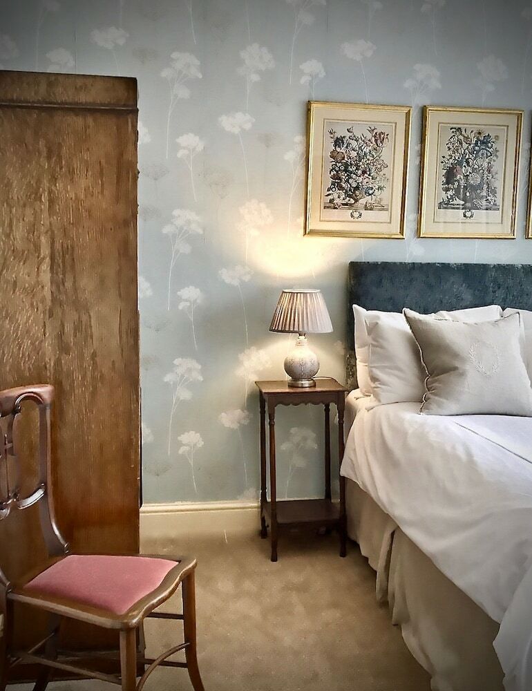 Bed & Breakfast Grove House