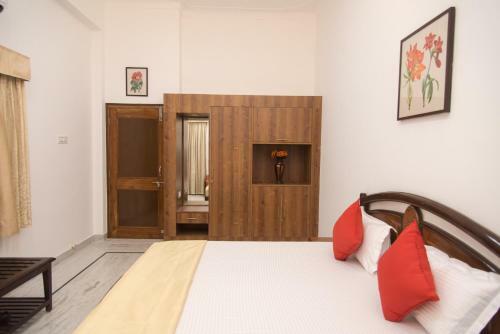 Dev Vijay -city Centre Boutique Homestay