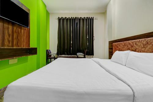 Oyo 86002 Hotel Komal Palace