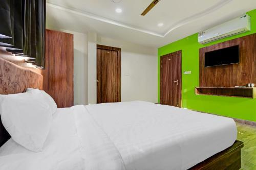 Oyo 86002 Hotel Komal Palace