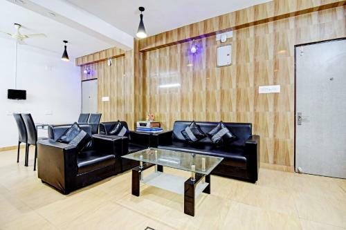 Hostal Oyo 80645 Rose Inn