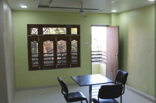 Hostal Shubh Ratna Residency