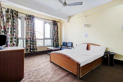 Oyo 84831 Hotel Royal Inn And Restaurant