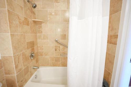 Apartamento Kaua'i Beach Resort #3331, Top Floor, Oceanfront View