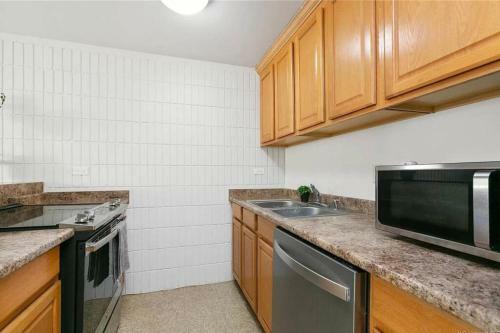 Apartamento Stylish 1bd With Views, Steps To Beach