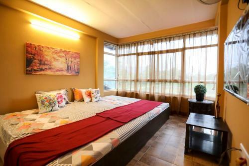 K Villa - Cheerful 3 Bhk Colonial Villa With Garden