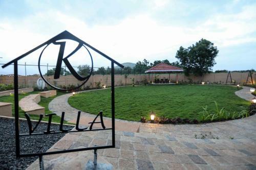 K Villa - Cheerful 3 Bhk Colonial Villa With Garden