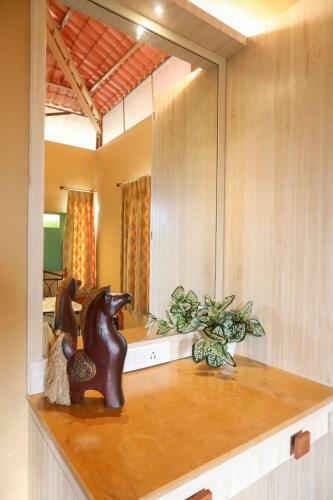 K Villa - Cheerful 3 Bhk Colonial Villa With Garden