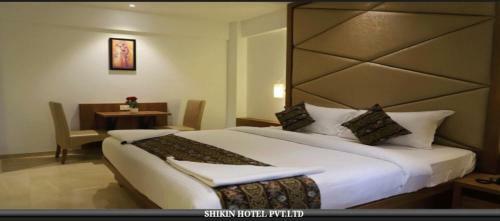 Shikin Hotels (Close To Palm Beach Road)