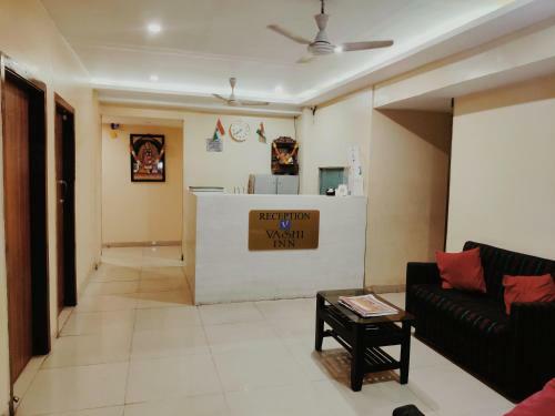 Hotel Vashi Inn
