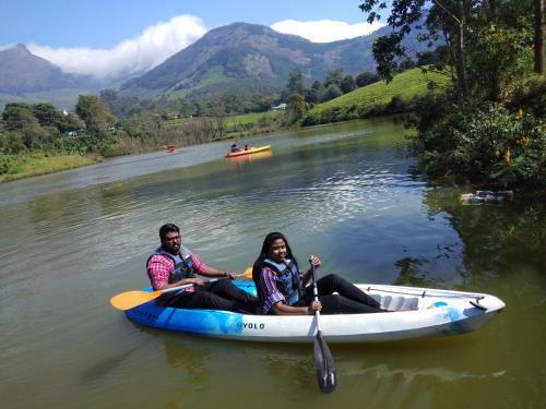 Camp N Trek - Munnar Lakeview Adventure