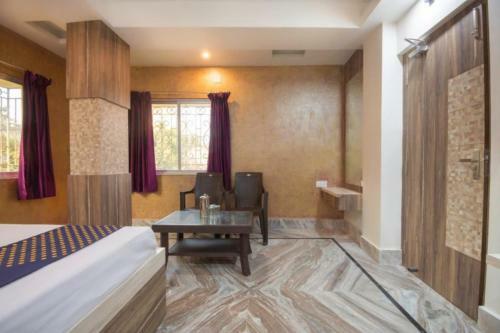 Hotel Staymaker Rajeshwari Residency