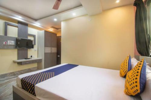 Hotel Staymaker Rajeshwari Residency