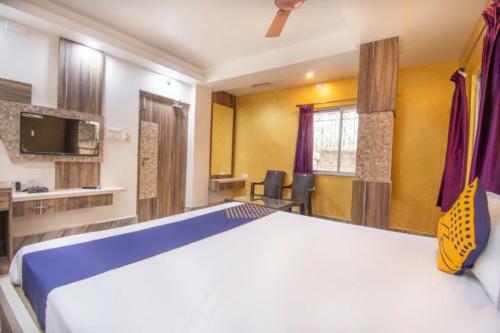 Hotel Staymaker Rajeshwari Residency