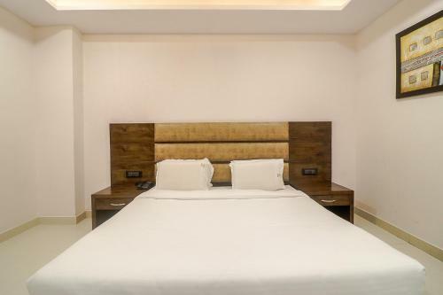 Fabhotel Mid Town Grand