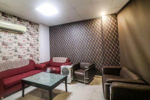Fabhotel Mid Town Grand