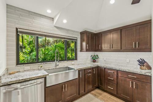 205-4 Ocean View Unit
