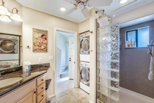100-3 One Bedroom Puamana Unit