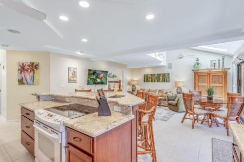100-3 One Bedroom Puamana Unit