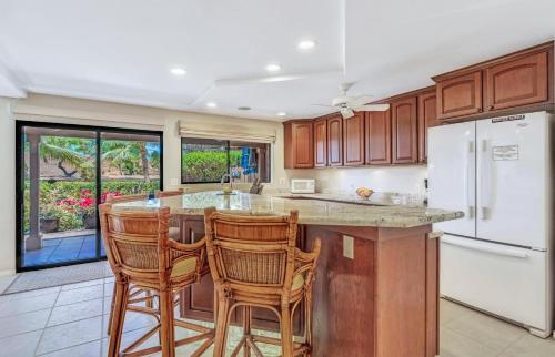 100-3 One Bedroom Puamana Unit