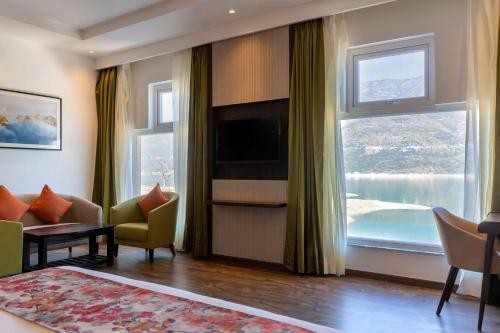 Hotel Le Roi Lake View, Koti
