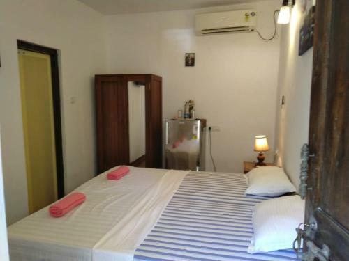 Hostal Domingos Guest House
