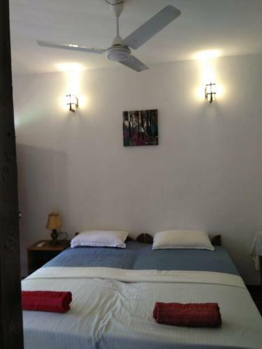 Hostal Domingos Guest House