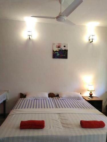Hostal Domingos Guest House
