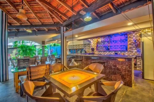 Hostal Hotel Frank's Baga Beach