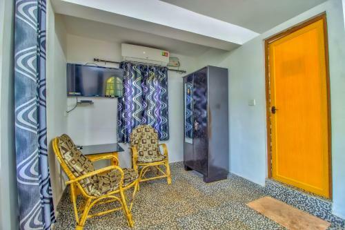Hostal Hotel Frank's Baga Beach