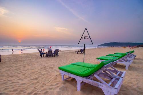 Hostal Hotel Frank's Baga Beach