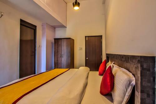 Amazing Baga River View 2bhk Apartment By Stay Over Home