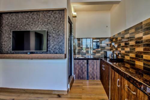 Amazing Baga River View 2bhk Apartment By Stay Over Home