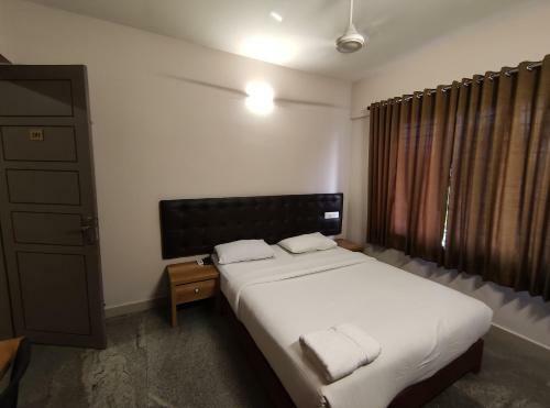 Hotel Crystal Residency