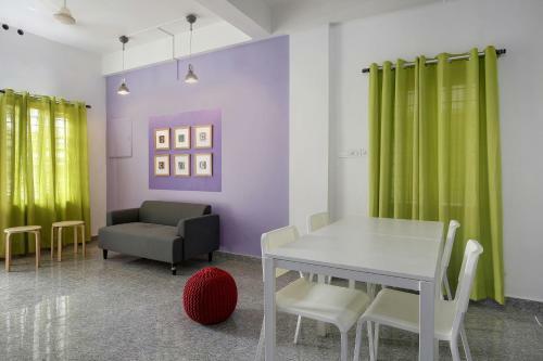 Hostal Vaccinated Staff - Oyo 78040 Marhaba Apartments