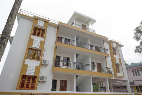 Hostal Vaccinated Staff - Oyo 78040 Marhaba Apartments