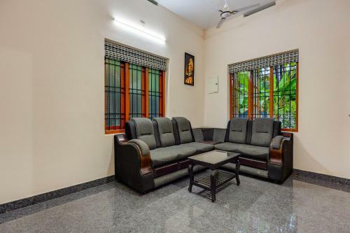 Hostal Oyo 78022 Vinu Villa