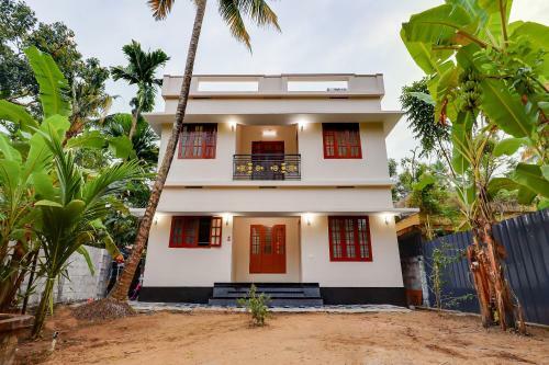 Hostal Oyo 78022 Vinu Villa