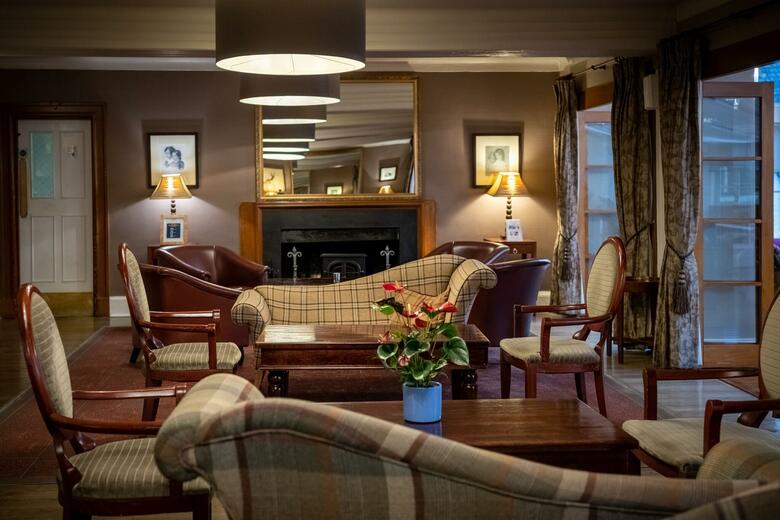 Buchanan Arms Hotel