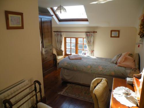 Hostal Burton Farmhouse B&B