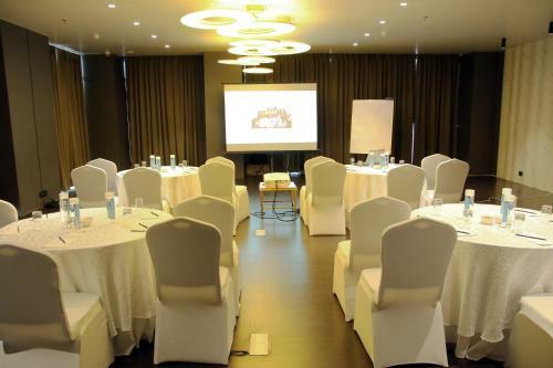 Hotel Udman Greater Noida