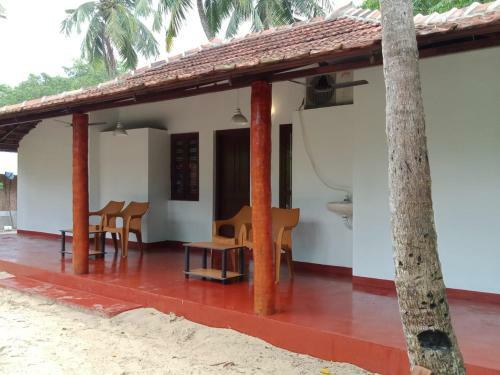 Abi's Mararibeach Homestay