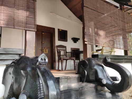 Arakal Heritage- Beach House With Pool